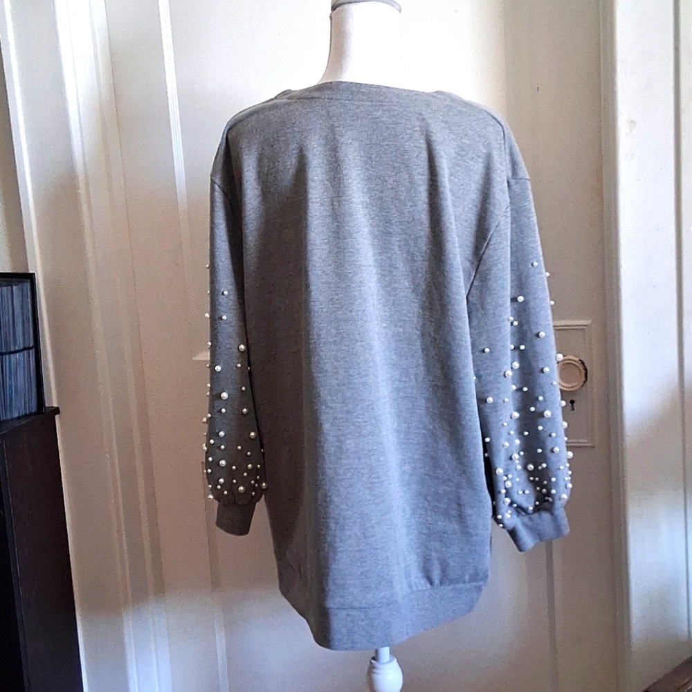 Gray Cre Neck With Faux Pears On Sleeves - Picture 2 of 2